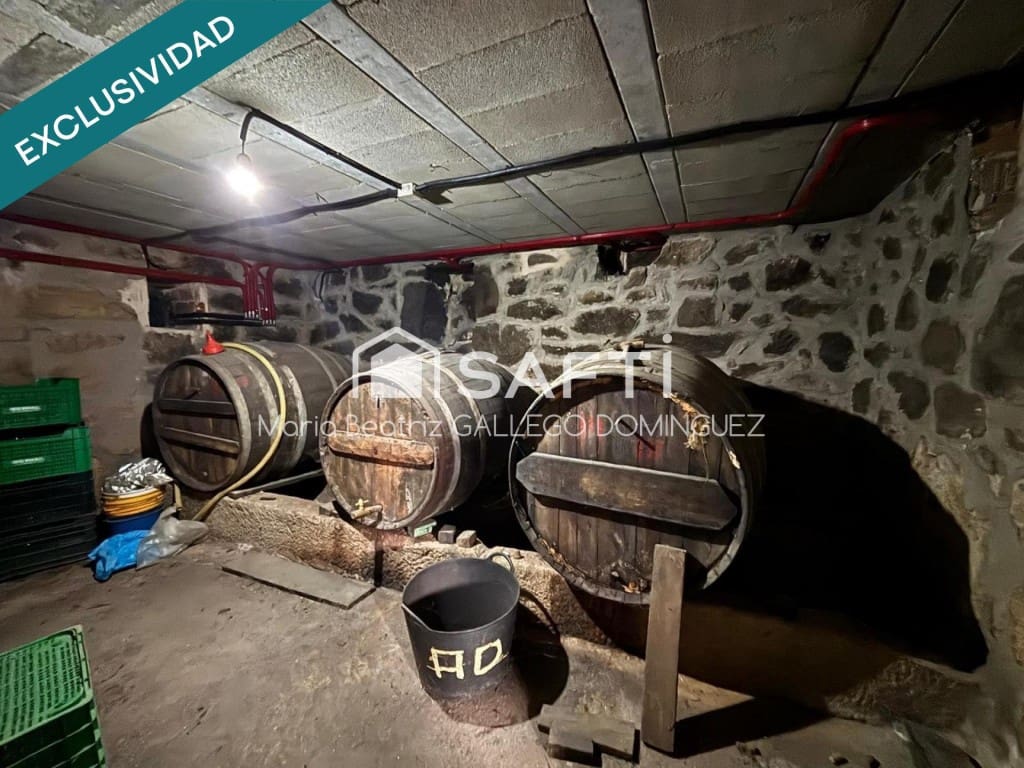 5 bedroom Finca/Country House for sale in Arbo with garage - € 159,995 (Ref: 9594938)