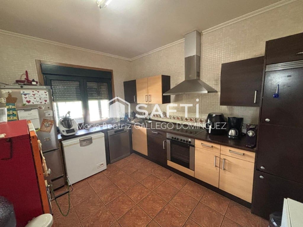 3 bedroom Villa for sale in Ponteareas with pool garage - € 229,990 (Ref: 9594940)