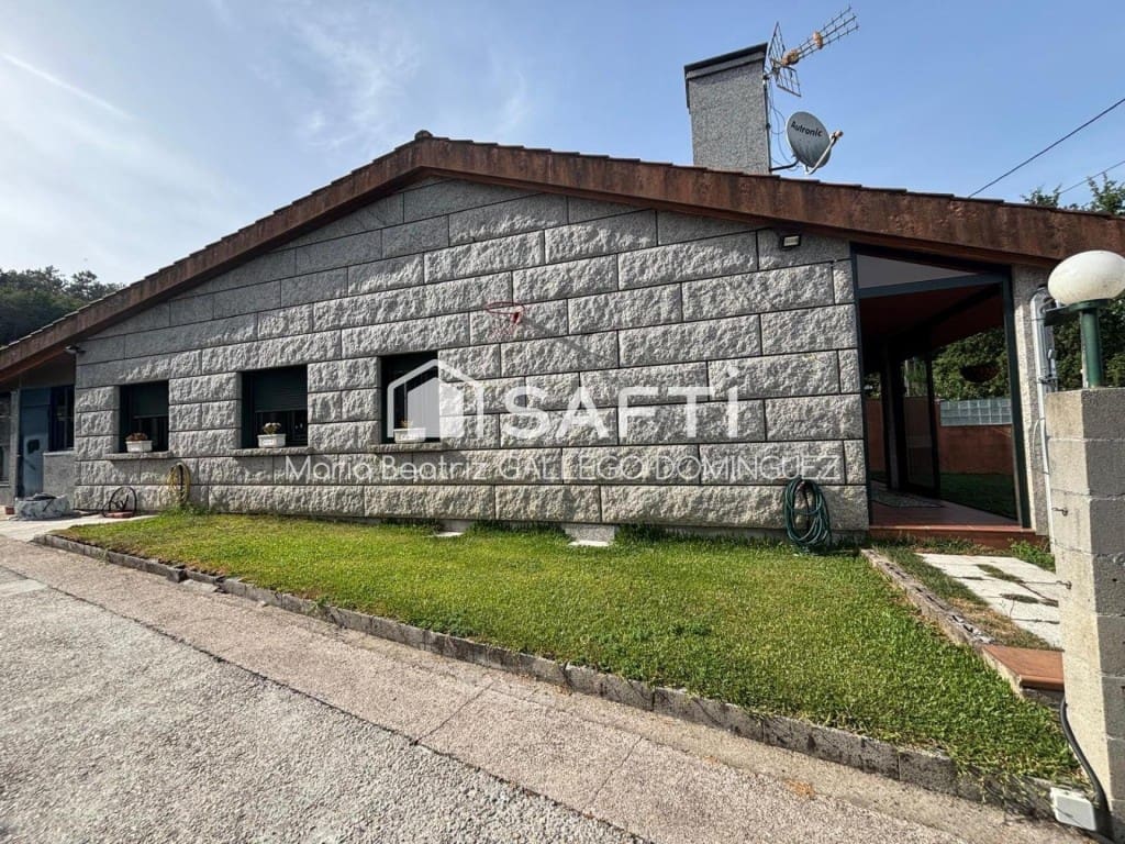 3 bedroom Villa for sale in Ponteareas with pool garage - € 229,990 (Ref: 9594940)