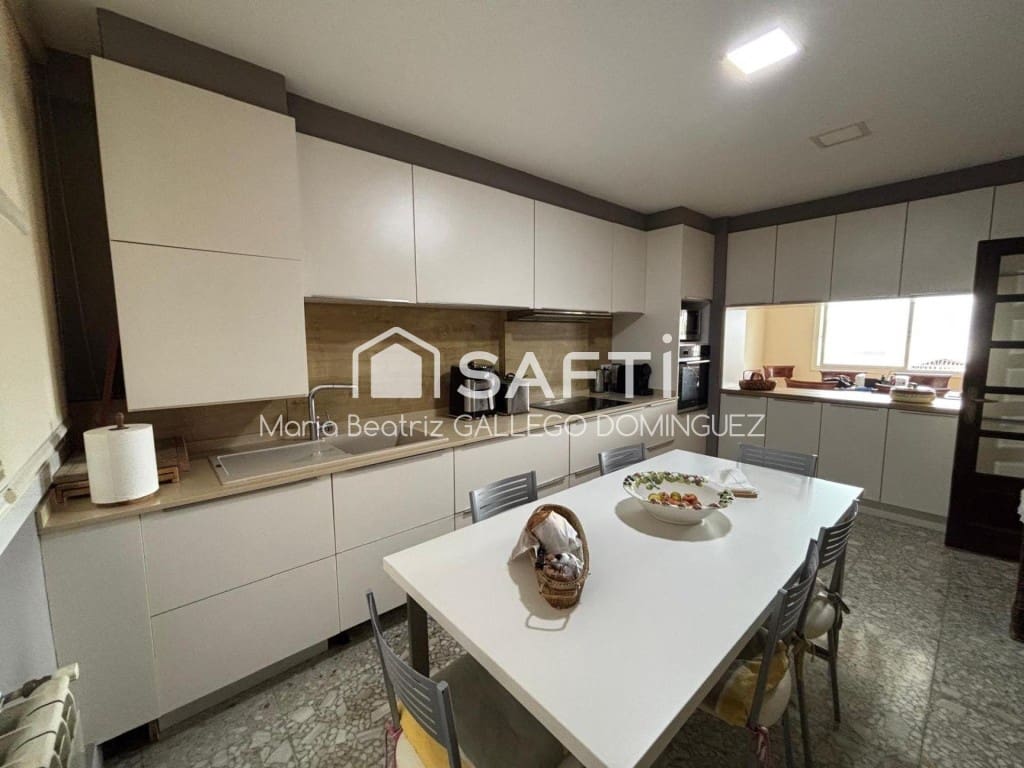 5 makuuhuone Huoneisto myytävänä paikassa Vigo - 310 000 € (Ref: 9594942)