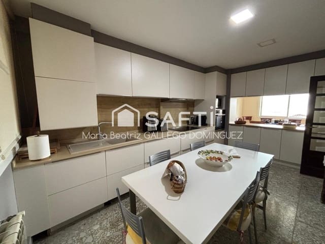 5 makuuhuone Huoneisto myytävänä paikassa Vigo - 310 000 € (Ref: 9594942)