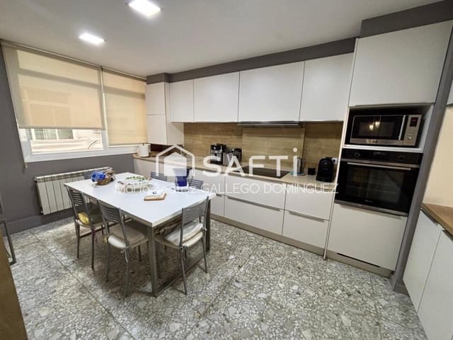 5 makuuhuone Huoneisto myytävänä paikassa Vigo - 310 000 € (Ref: 9594942)