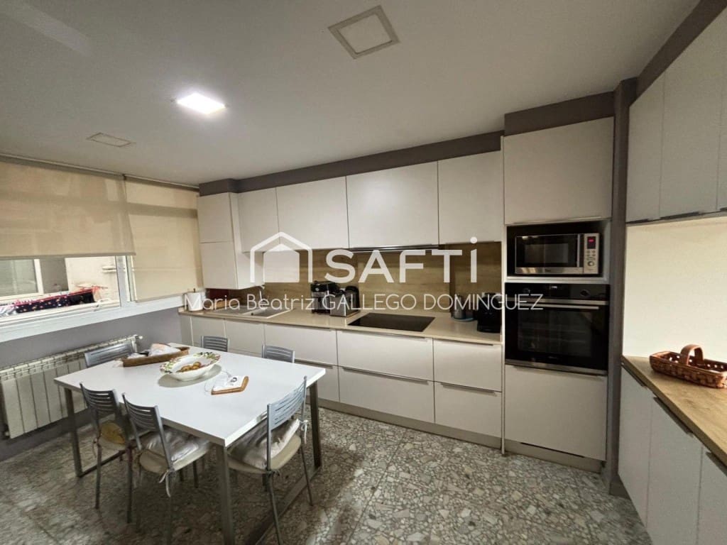 5 makuuhuone Huoneisto myytävänä paikassa Vigo - 310 000 € (Ref: 9594942)