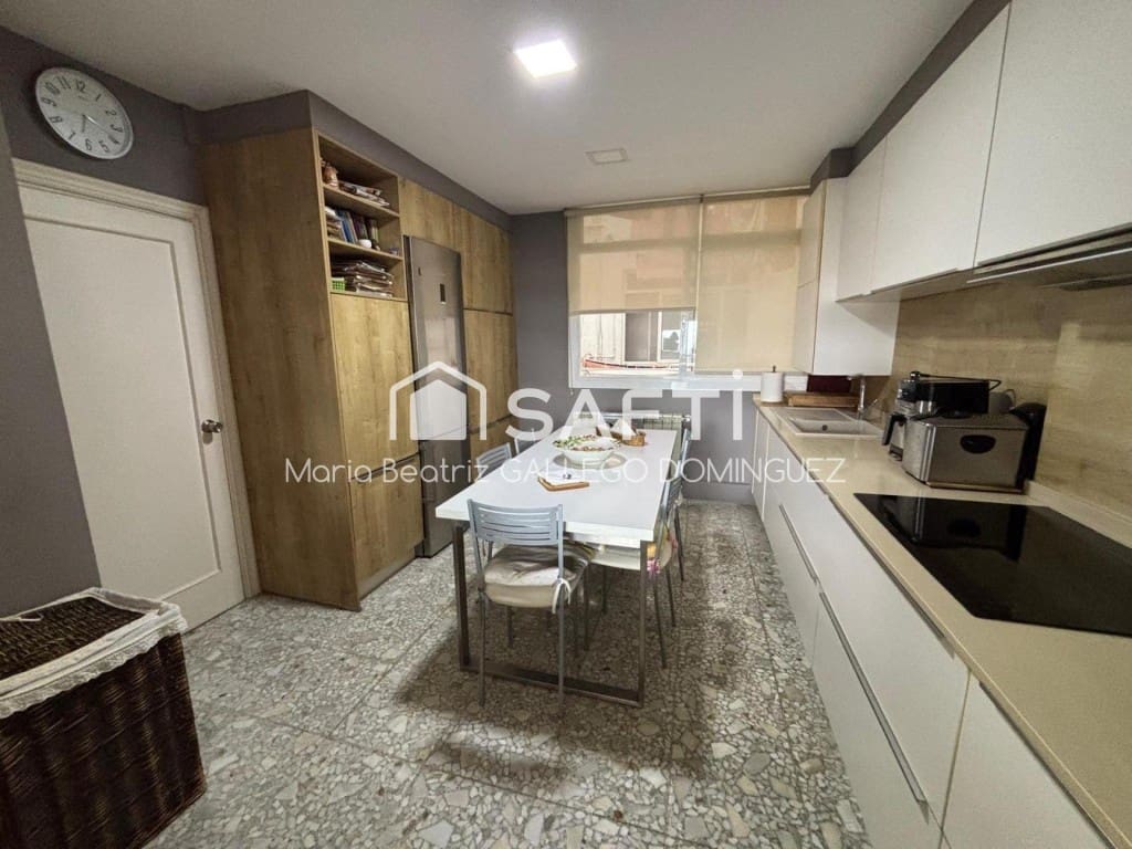 5 makuuhuone Huoneisto myytävänä paikassa Vigo - 310 000 € (Ref: 9594942)