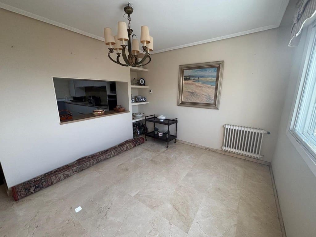 5 makuuhuone Huoneisto myytävänä paikassa Vigo - 310 000 € (Ref: 9594942)