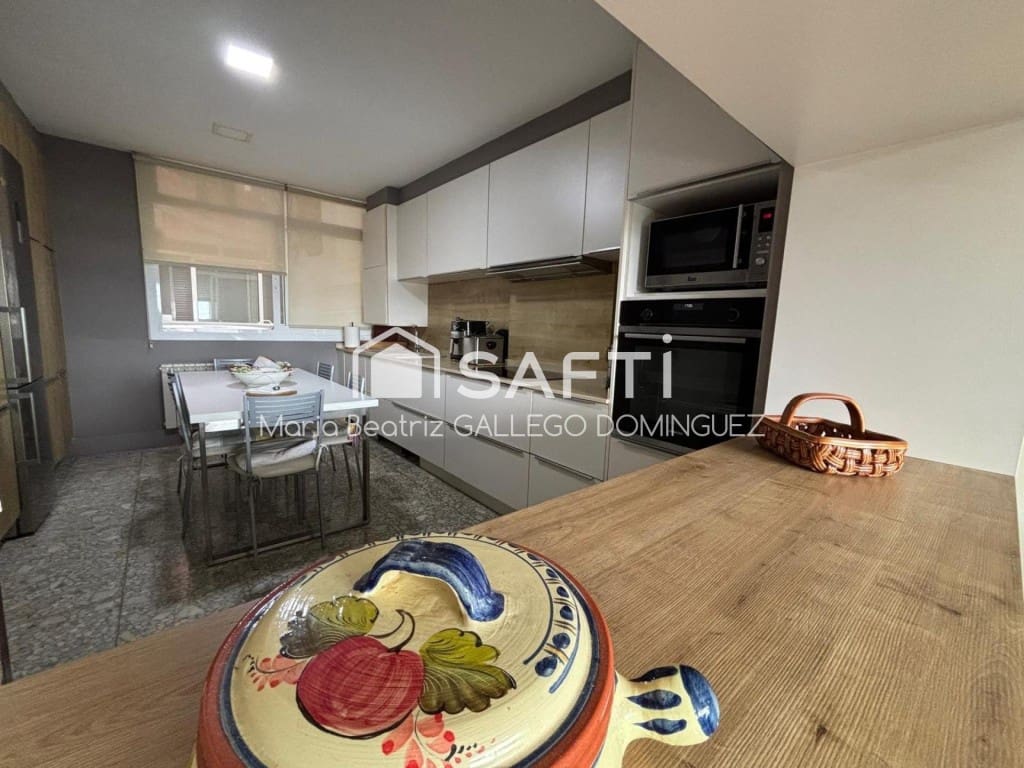 5 makuuhuone Huoneisto myytävänä paikassa Vigo - 310 000 € (Ref: 9594942)