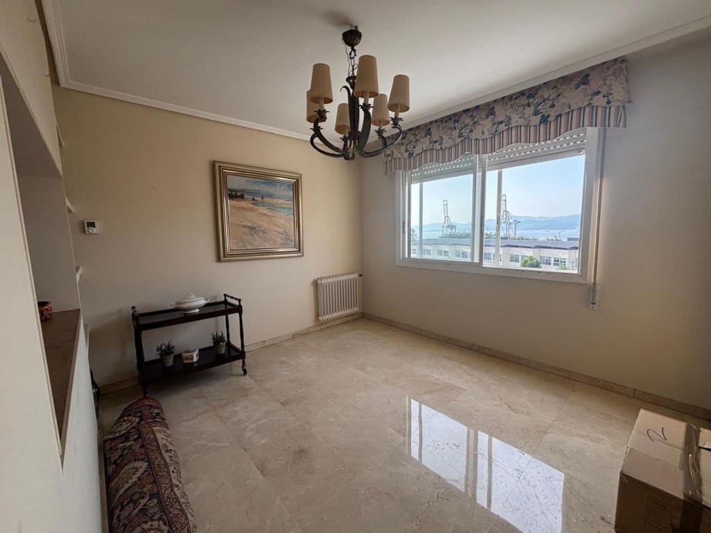 5 makuuhuone Huoneisto myytävänä paikassa Vigo - 310 000 € (Ref: 9594942)