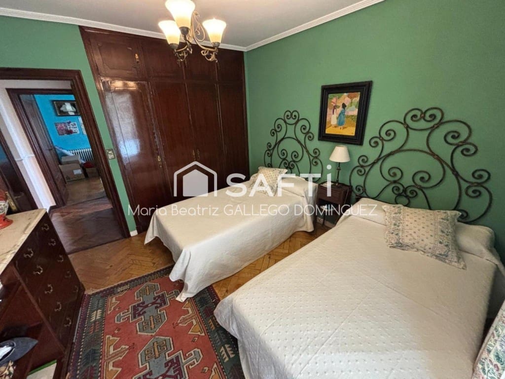 5 makuuhuone Huoneisto myytävänä paikassa Vigo - 310 000 € (Ref: 9594942)