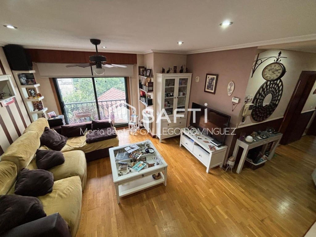 3 makuuhuone Asunto myytävänä paikassa Vigo mukana 
autotalli - 295 000 € (Ref: 9594943)