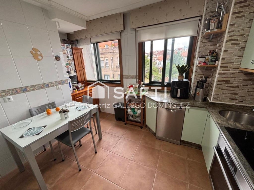 3 makuuhuone Asunto myytävänä paikassa Vigo mukana 
autotalli - 295 000 € (Ref: 9594943)