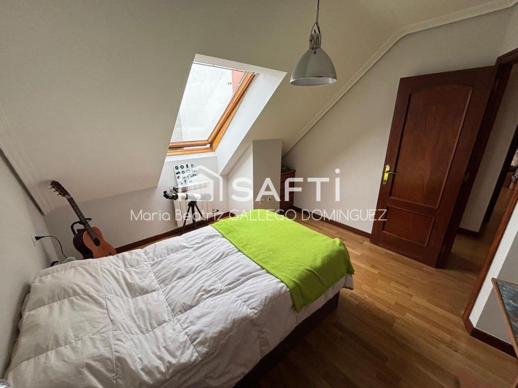 3 makuuhuone Asunto myytävänä paikassa Vigo mukana 
autotalli - 295 000 € (Ref: 9594943)