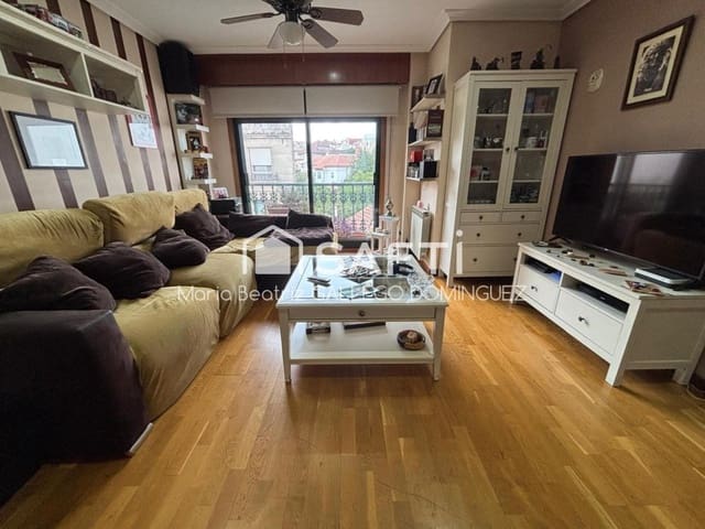 3 makuuhuone Asunto myytävänä paikassa Vigo mukana 
autotalli - 295 000 € (Ref: 9594943)