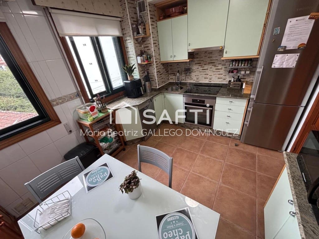 3 makuuhuone Asunto myytävänä paikassa Vigo mukana 
autotalli - 295 000 € (Ref: 9594943)