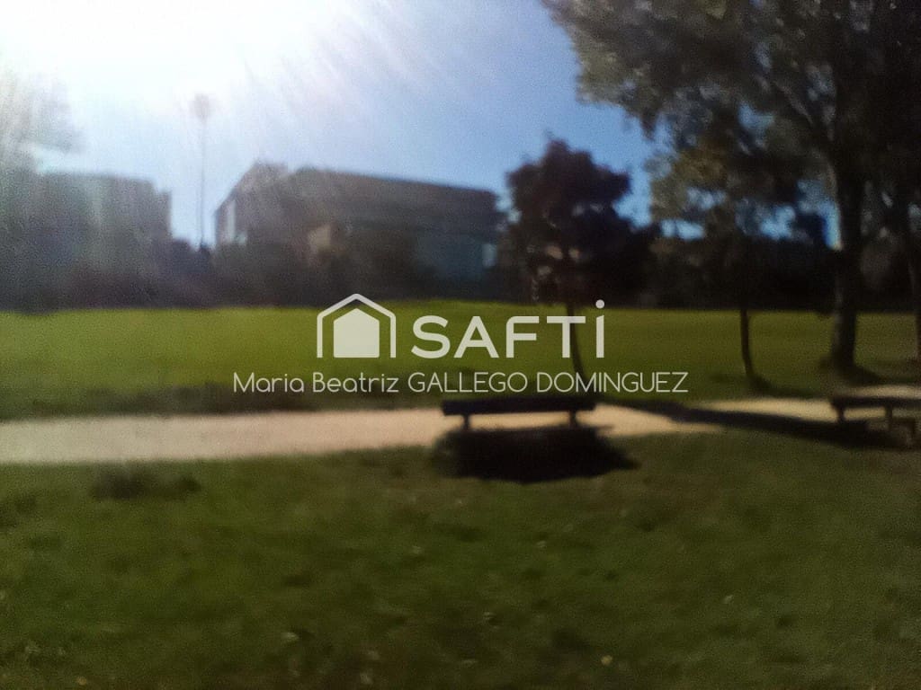 3 makuuhuone Asunto myytävänä paikassa Vigo mukana 
autotalli - 295 000 € (Ref: 9594943)