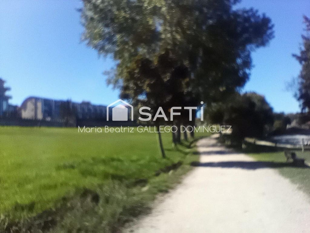 3 makuuhuone Asunto myytävänä paikassa Vigo mukana 
autotalli - 295 000 € (Ref: 9594943)