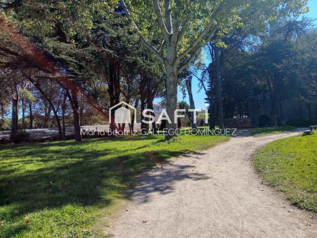 3 makuuhuone Asunto myytävänä paikassa Vigo mukana 
autotalli - 295 000 € (Ref: 9594943)