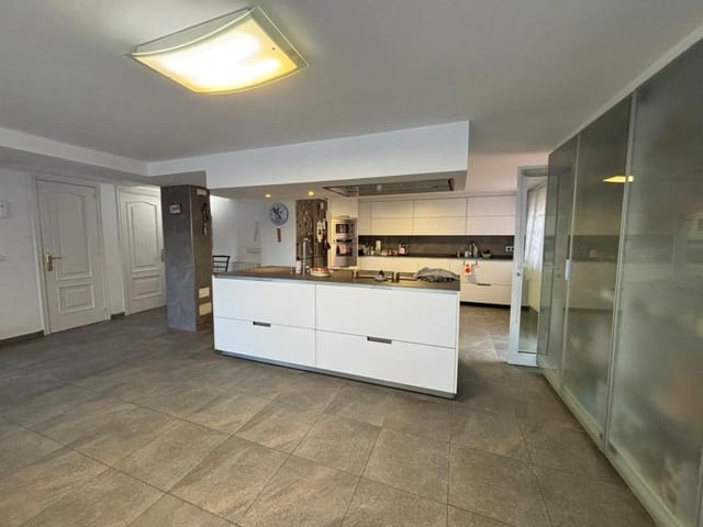 7 chambre Villa/Maison à vendre à Nigrán avec piscine garage - 615 000 € (Ref: 9594945)