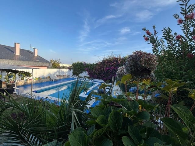 7 chambre Villa/Maison à vendre à Nigrán avec piscine garage - 615 000 € (Ref: 9594945)