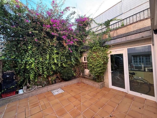 7 chambre Villa/Maison à vendre à Nigrán avec piscine garage - 615 000 € (Ref: 9594945)