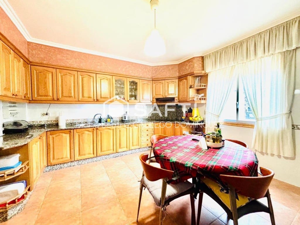 Chalet de 7 habitaciones en Moaña en venta con garaje - 440.000 € (Ref: 9594947)