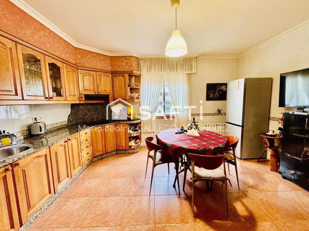 Chalet de 7 habitaciones en Moaña en venta con garaje - 440.000 € (Ref: 9594947)