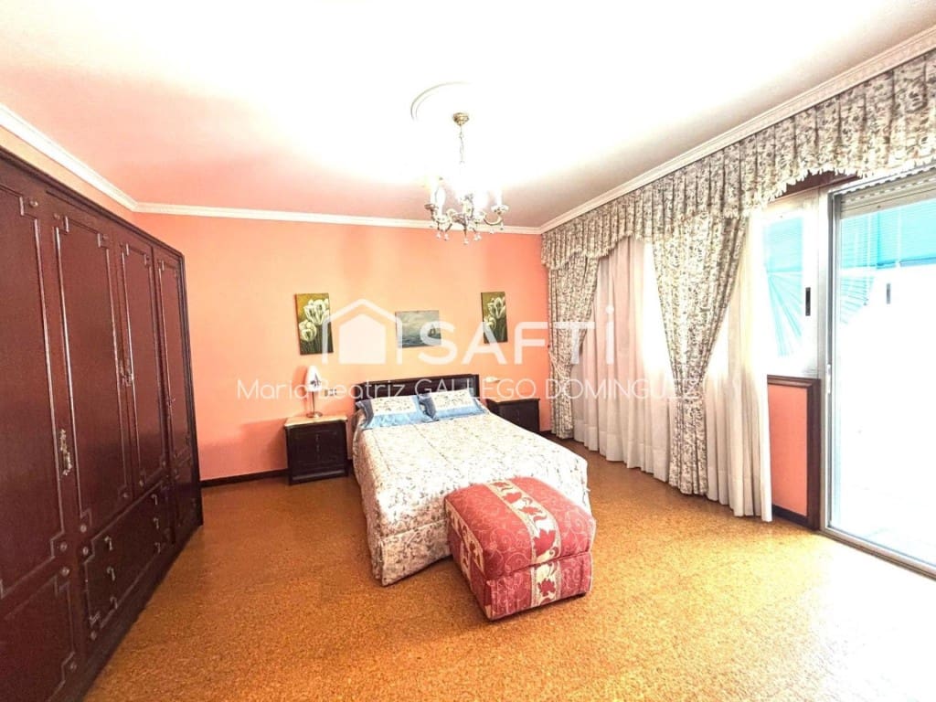 Chalet de 7 habitaciones en Moaña en venta con garaje - 440.000 € (Ref: 9594947)