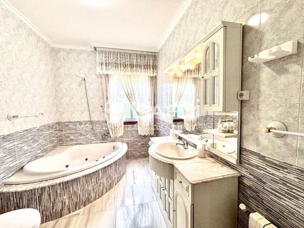 Chalet de 7 habitaciones en Moaña en venta con garaje - 440.000 € (Ref: 9594947)