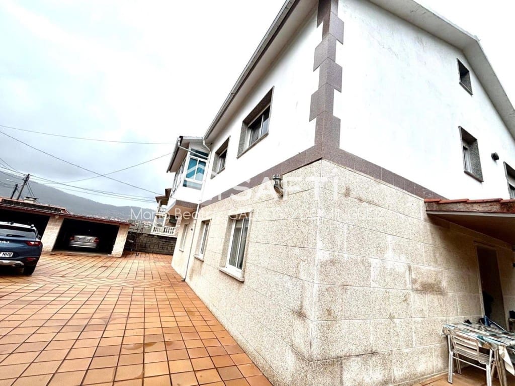 Chalet de 7 habitaciones en Moaña en venta con garaje - 440.000 € (Ref: 9594947)