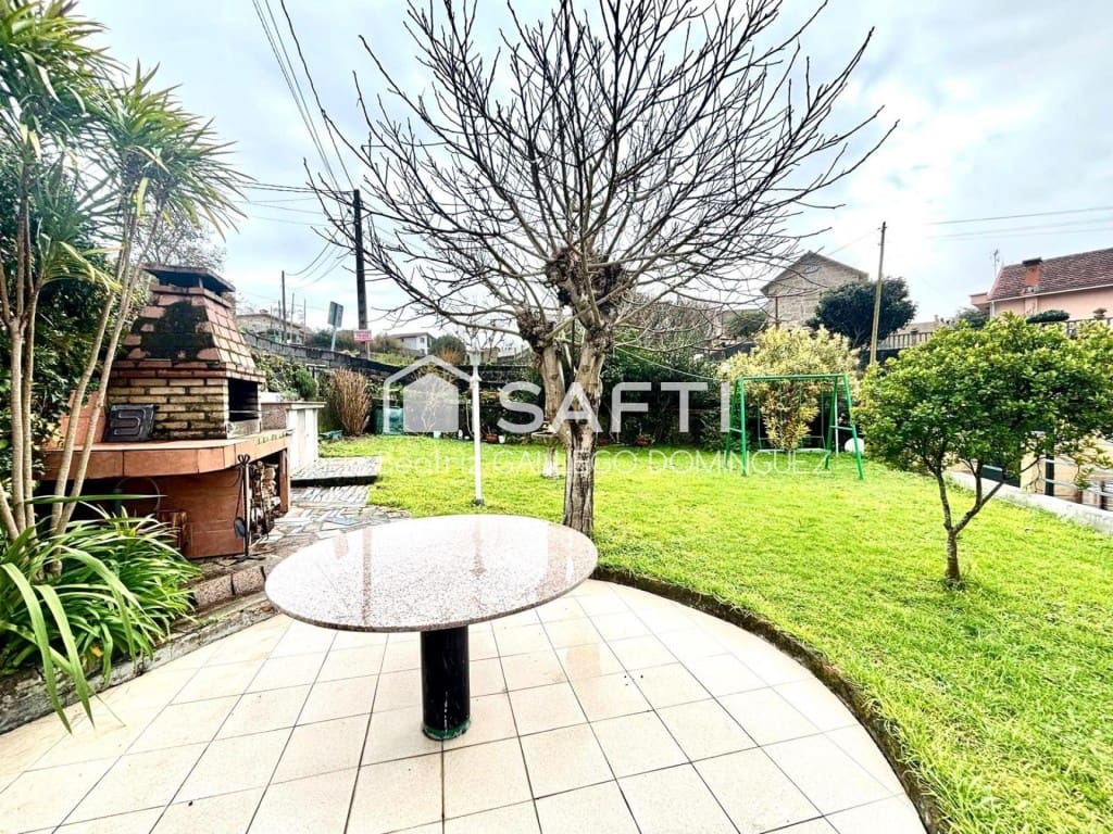 Chalet de 7 habitaciones en Moaña en venta con garaje - 440.000 € (Ref: 9594947)