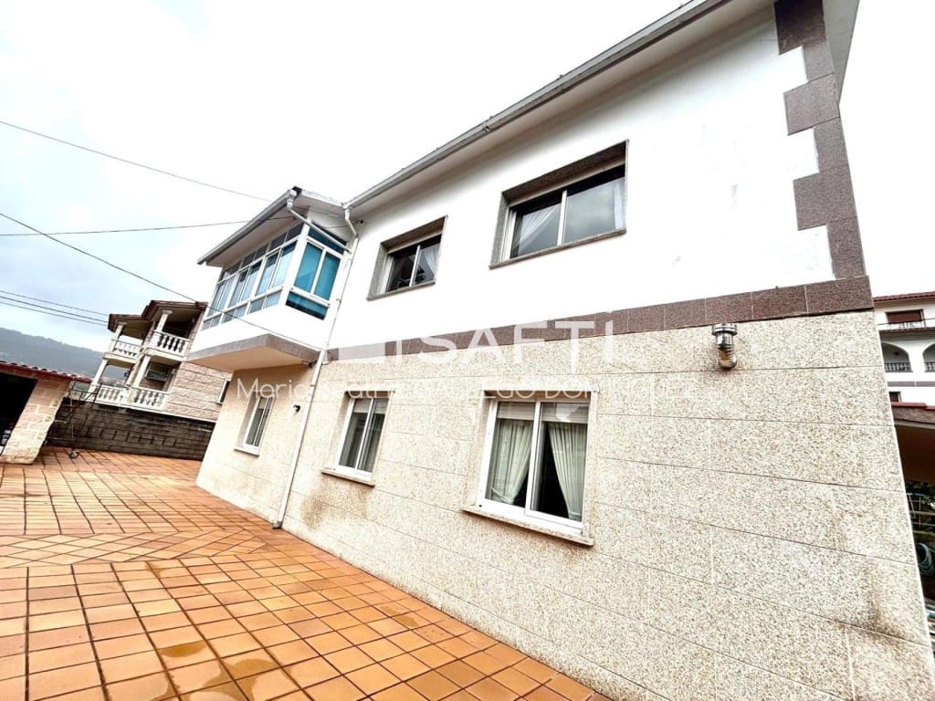 Chalet de 7 habitaciones en Moaña en venta con garaje - 440.000 € (Ref: 9594947)