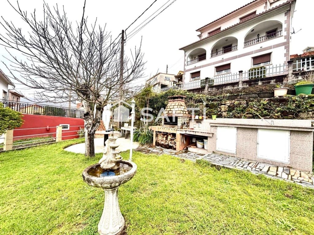 Chalet de 7 habitaciones en Moaña en venta con garaje - 440.000 € (Ref: 9594947)