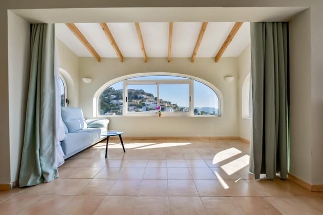 4 bedroom Villa for sale in Benissa with pool - € 649,000 (Ref: 9594955)