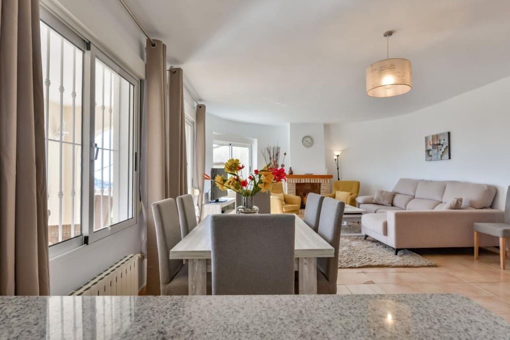 4 bedroom Villa for sale in Benissa with pool - € 649,000 (Ref: 9594955)