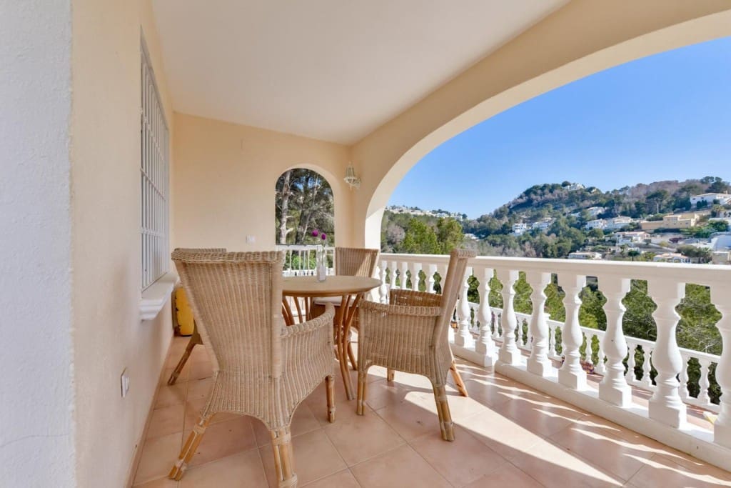 4 bedroom Villa for sale in Benissa with pool - € 649,000 (Ref: 9594955)