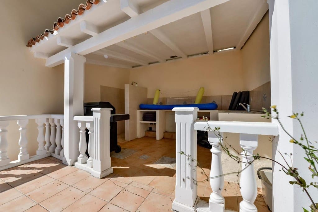 4 bedroom Villa for sale in Benissa with pool - € 649,000 (Ref: 9594955)