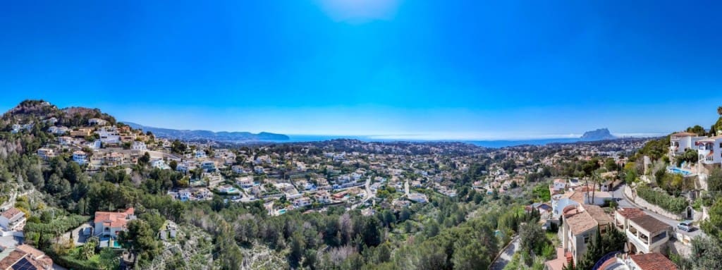 4 bedroom Villa for sale in Benissa with pool - € 649,000 (Ref: 9594955)