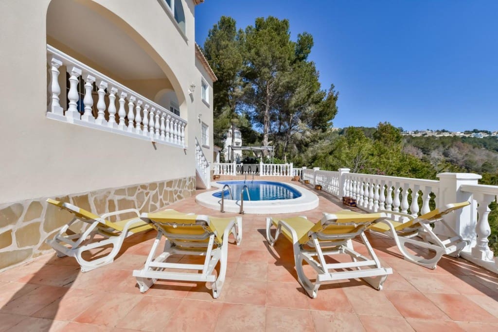 4 bedroom Villa for sale in Benissa with pool - € 649,000 (Ref: 9594955)