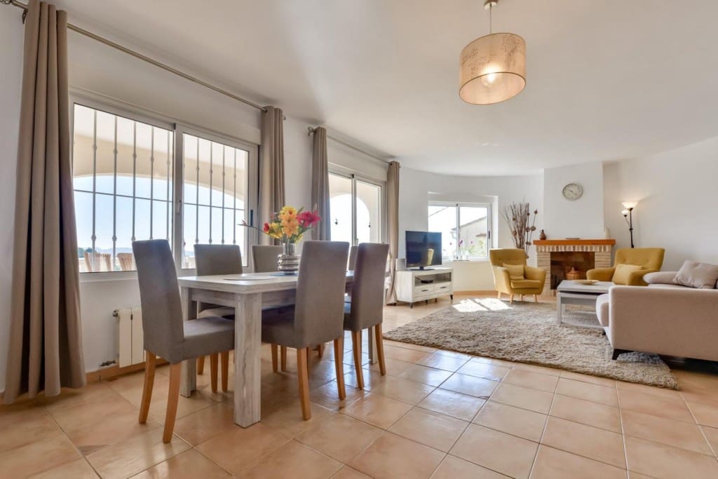 4 bedroom Villa for sale in Benissa with pool - € 649,000 (Ref: 9594955)