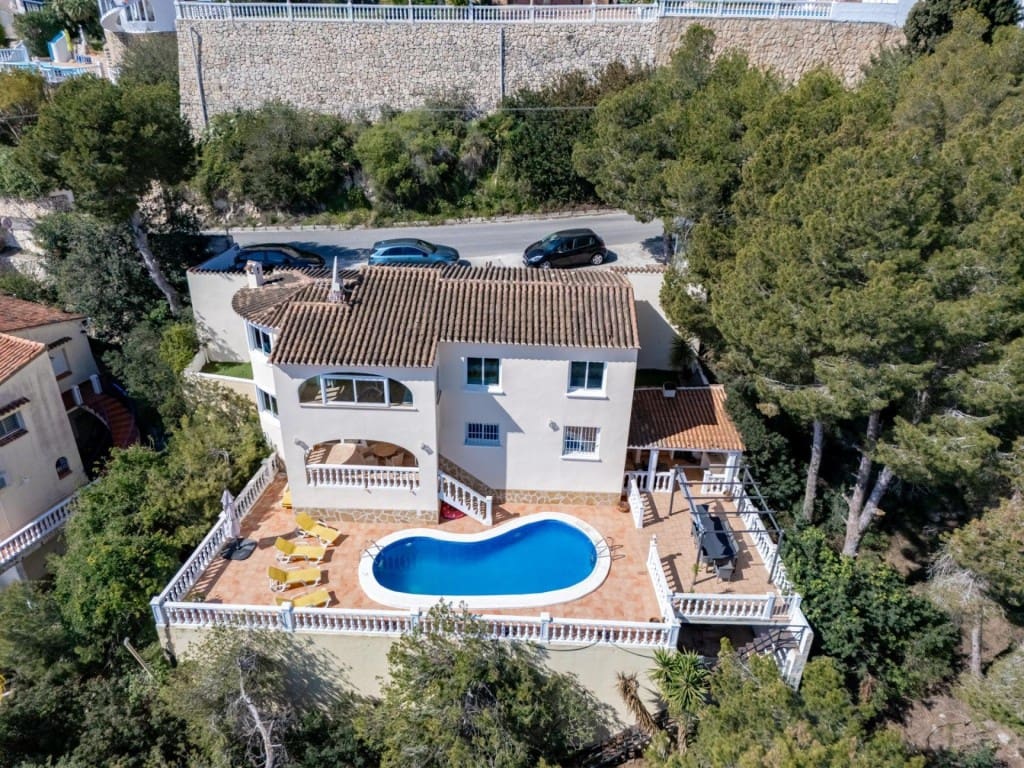 4 bedroom Villa for sale in Benissa with pool - € 649,000 (Ref: 9594955)