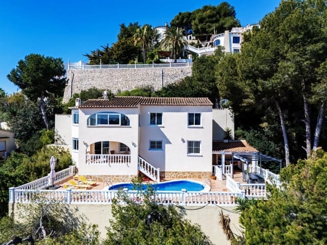 4 bedroom Villa for sale in Benissa with pool - € 649,000 (Ref: 9594955)