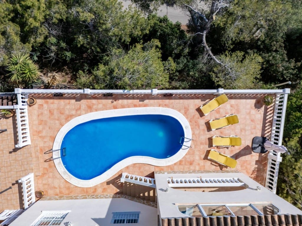 4 bedroom Villa for sale in Benissa with pool - € 649,000 (Ref: 9594955)