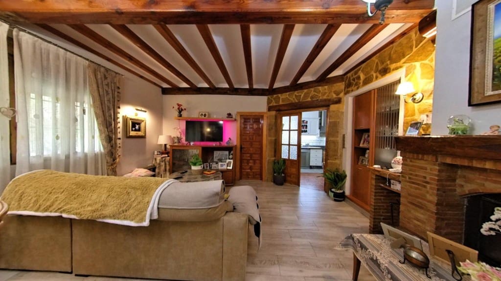 4 slaapkamer Finca/Landhuis te koop in Elda - € 259.500 (Ref: 9594961)