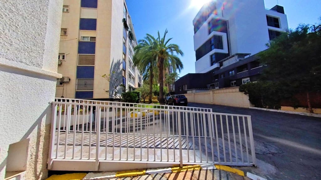 1 Zimmer Penthouse zu verkaufen in Alicante / Alacant Stadt mit Pool Garage - 319.000 € (Ref: 9594963)