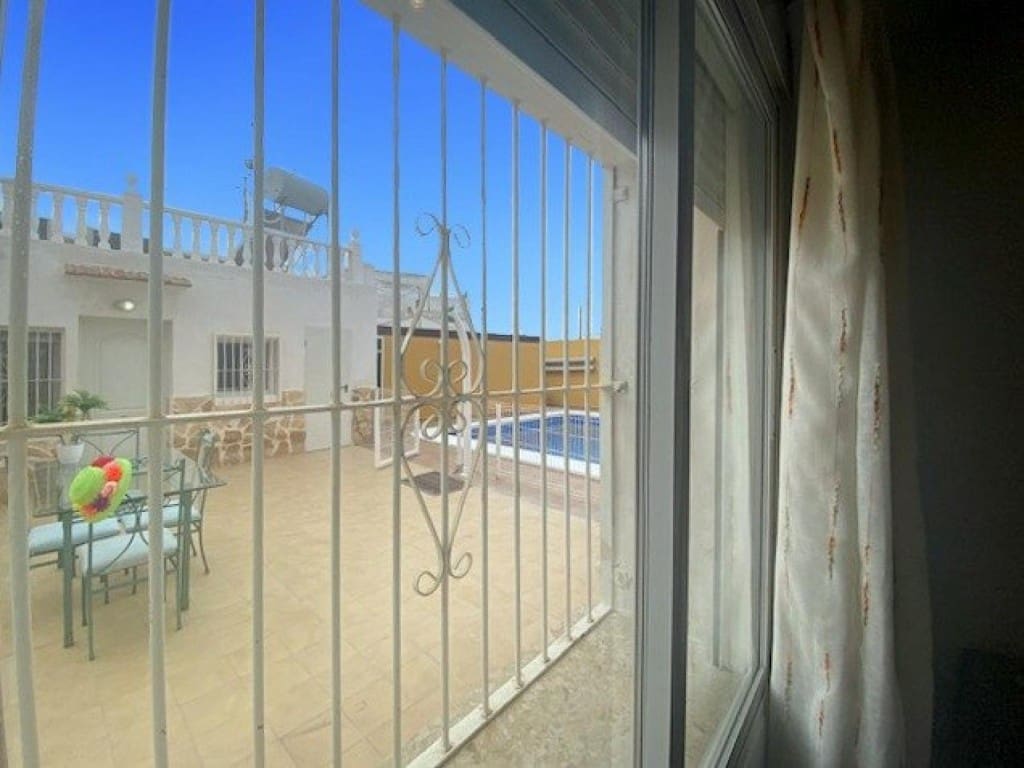 4 makuuhuone Huvila myytävänä paikassa Los Montesinos mukana uima-altaan 
autotalli - 286 000 € (Ref: 9594966)