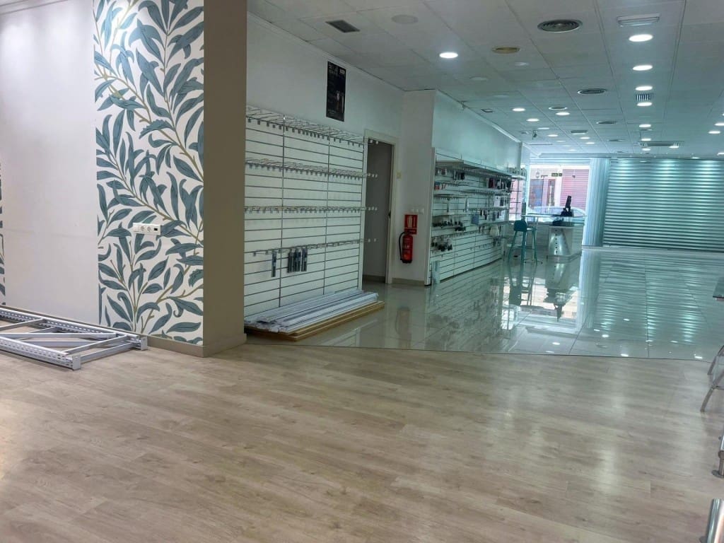 Local Comercial en Almoradí en venta - 175.000 € (Ref: 9594968)