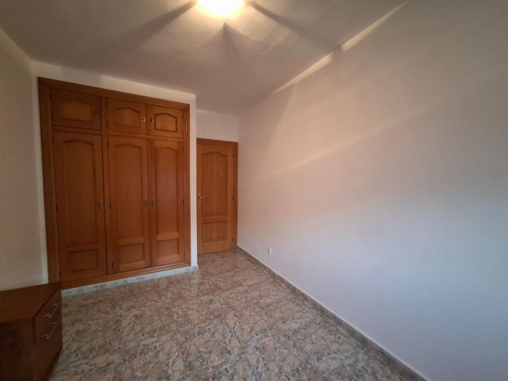 Piso de 4 habitaciones en Castelló de Rugat en venta con garaje - 170.000 € (Ref: 9594980)