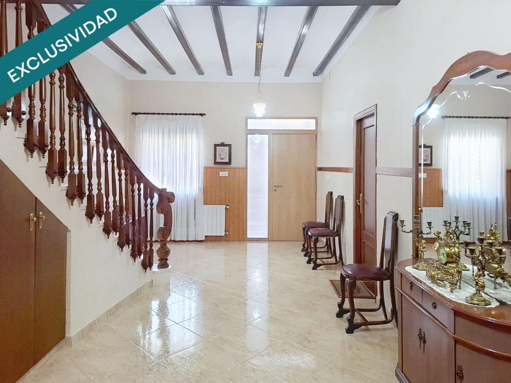 4 makuuhuone Rivitalo myytävänä paikassa Llutxent mukana 
autotalli - 199 000 € (Ref: 9594982)