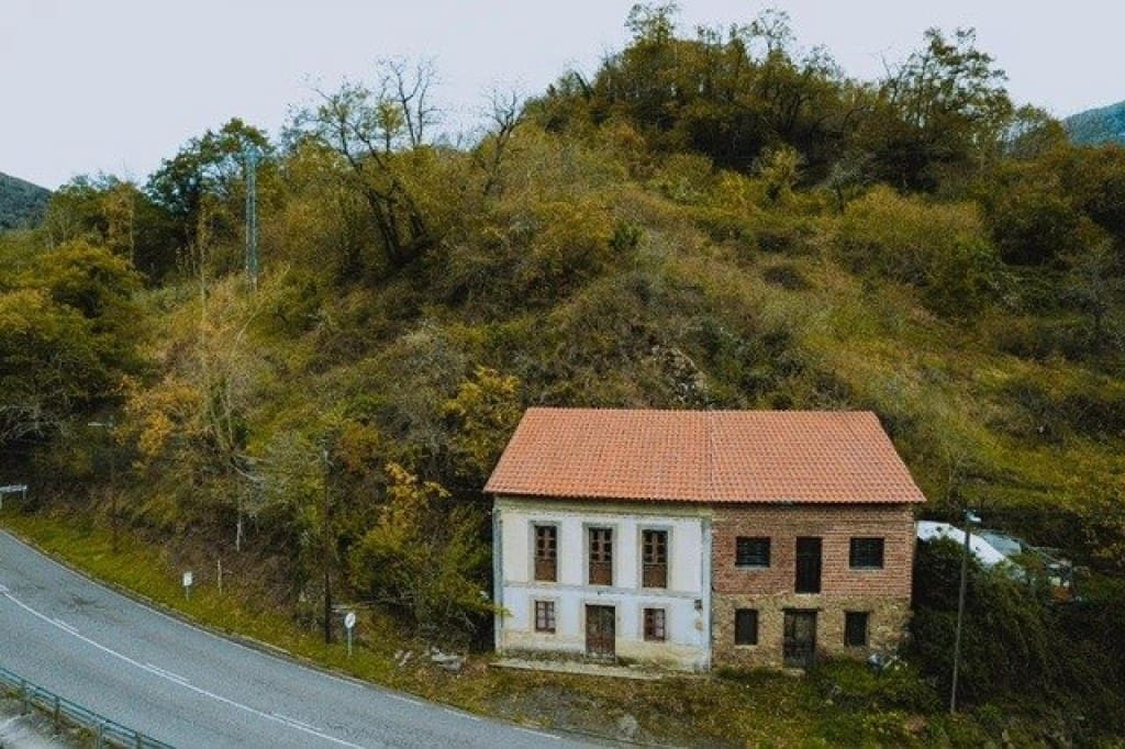 3 slaapkamer Villa te koop in Quiros - € 69.000 (Ref: 9594990)