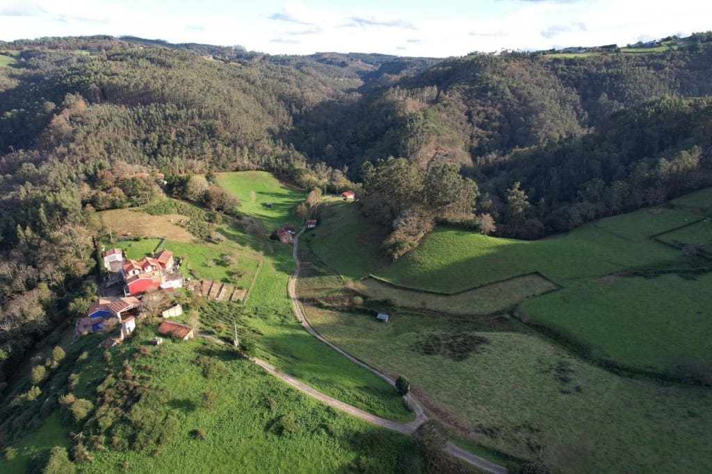 4 bedroom Finca/Country House for sale in Cudillero - € 269,900 (Ref: 9594991)