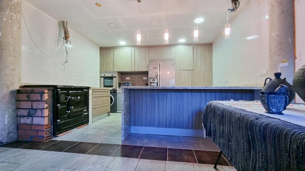 4 bedroom Finca/Country House for sale in Cudillero - € 269,900 (Ref: 9594991)